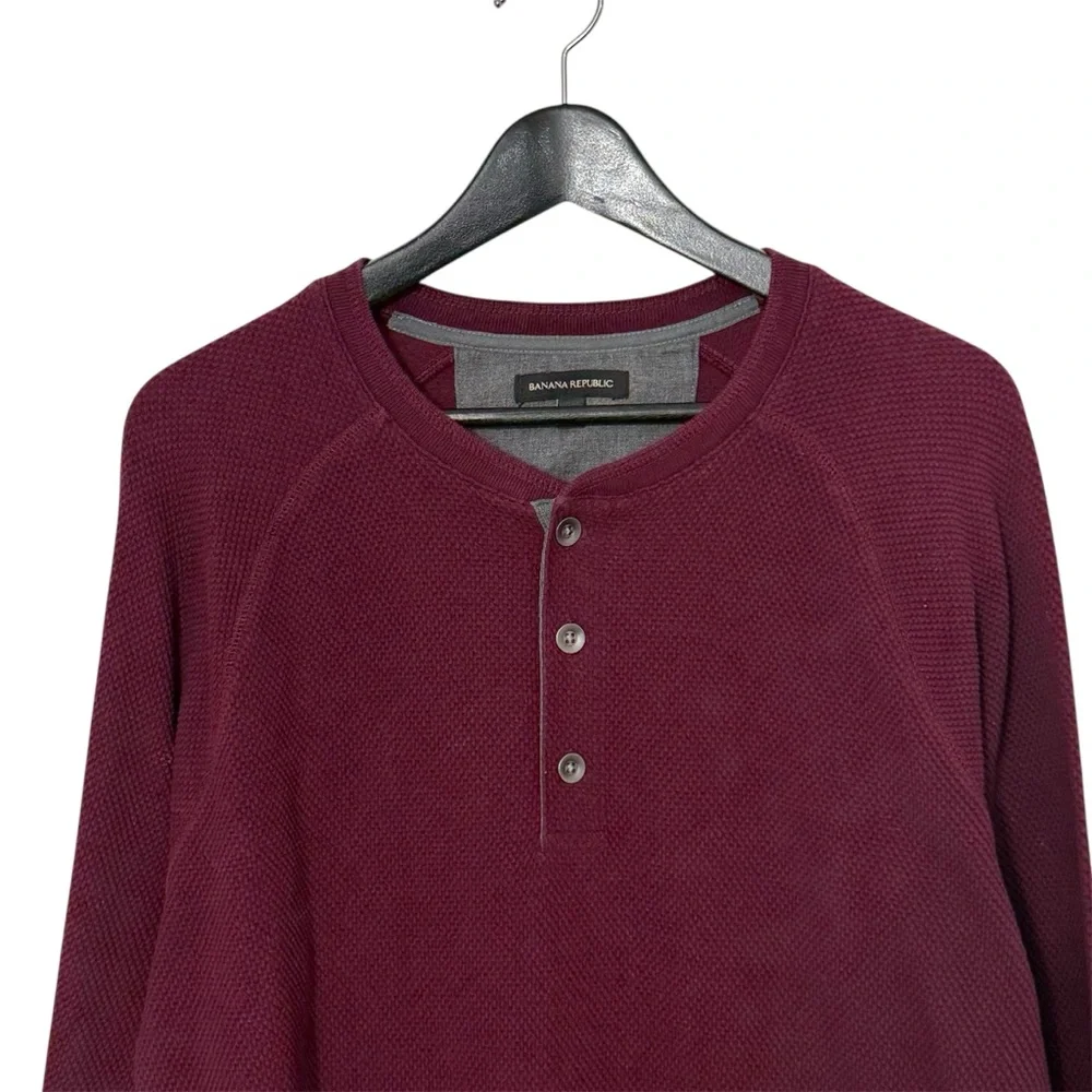 Banana Republic Men's Waffle-Knit Texture Henley Long Sleeve Shirt, Maroon, Sz L